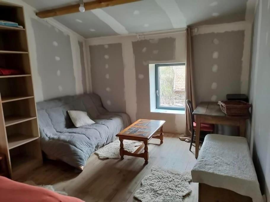 Gite La Roche Paisible Saint-Julien-de-Coppel Eksteriør bilde